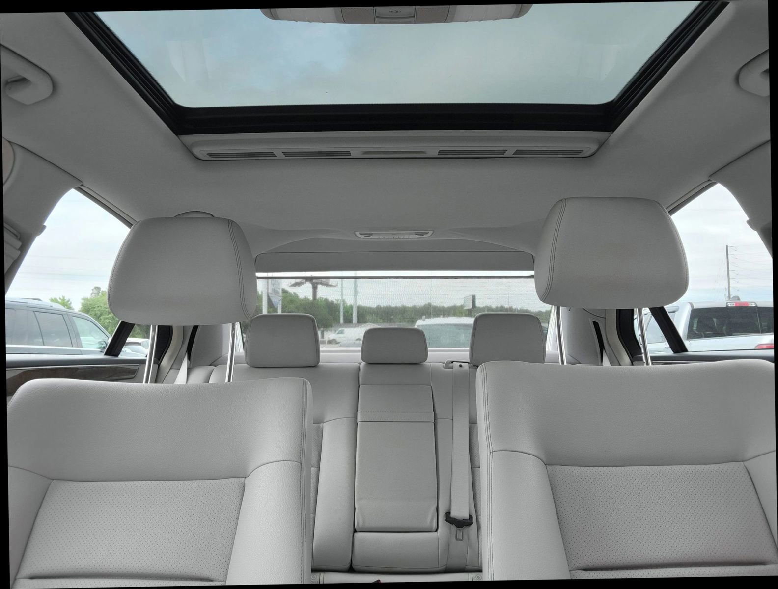 Used 2014 Mercedes-Benz E 350 Sedan w/ Premium 1 Package image 15