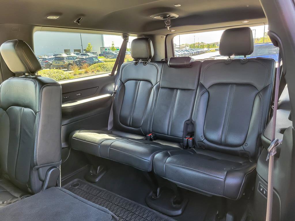 Used 2024 Jeep Wagoneer L Series II w/ Flexible Seating Group RWD image 11