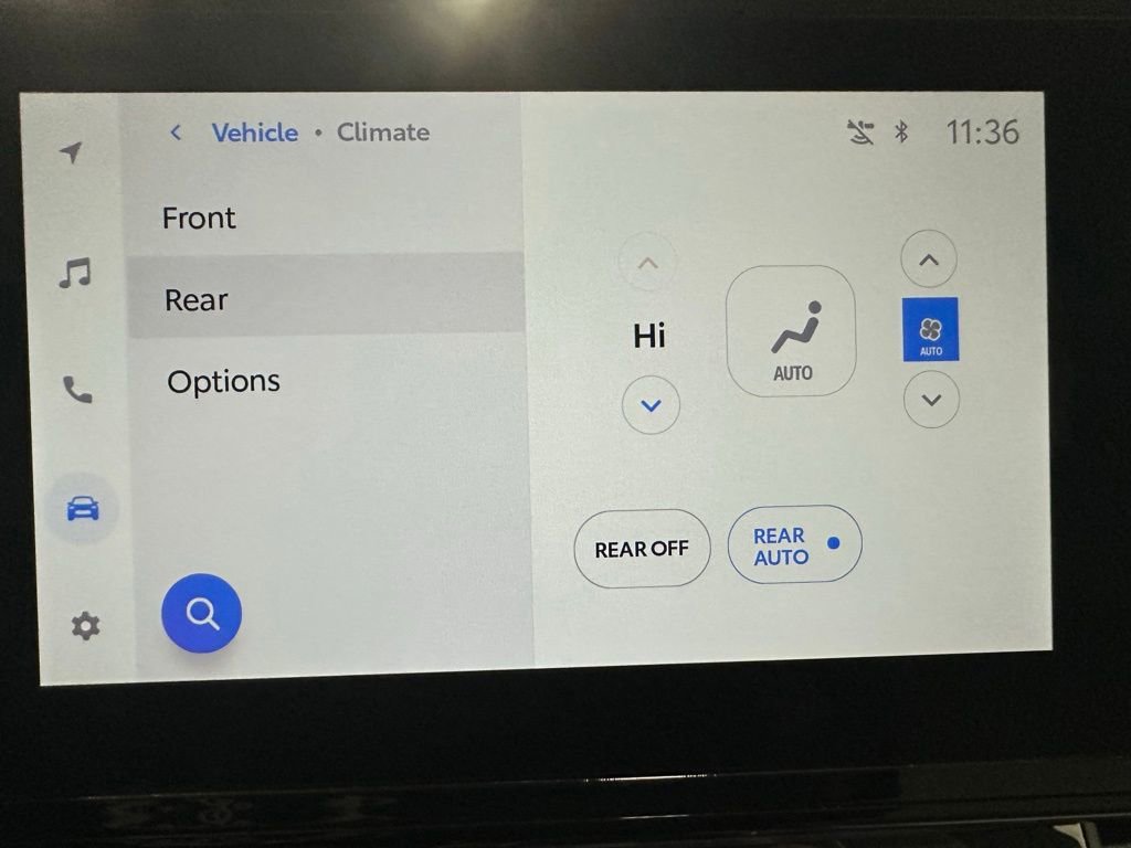 Used 2025 Toyota Sienna LE image 32