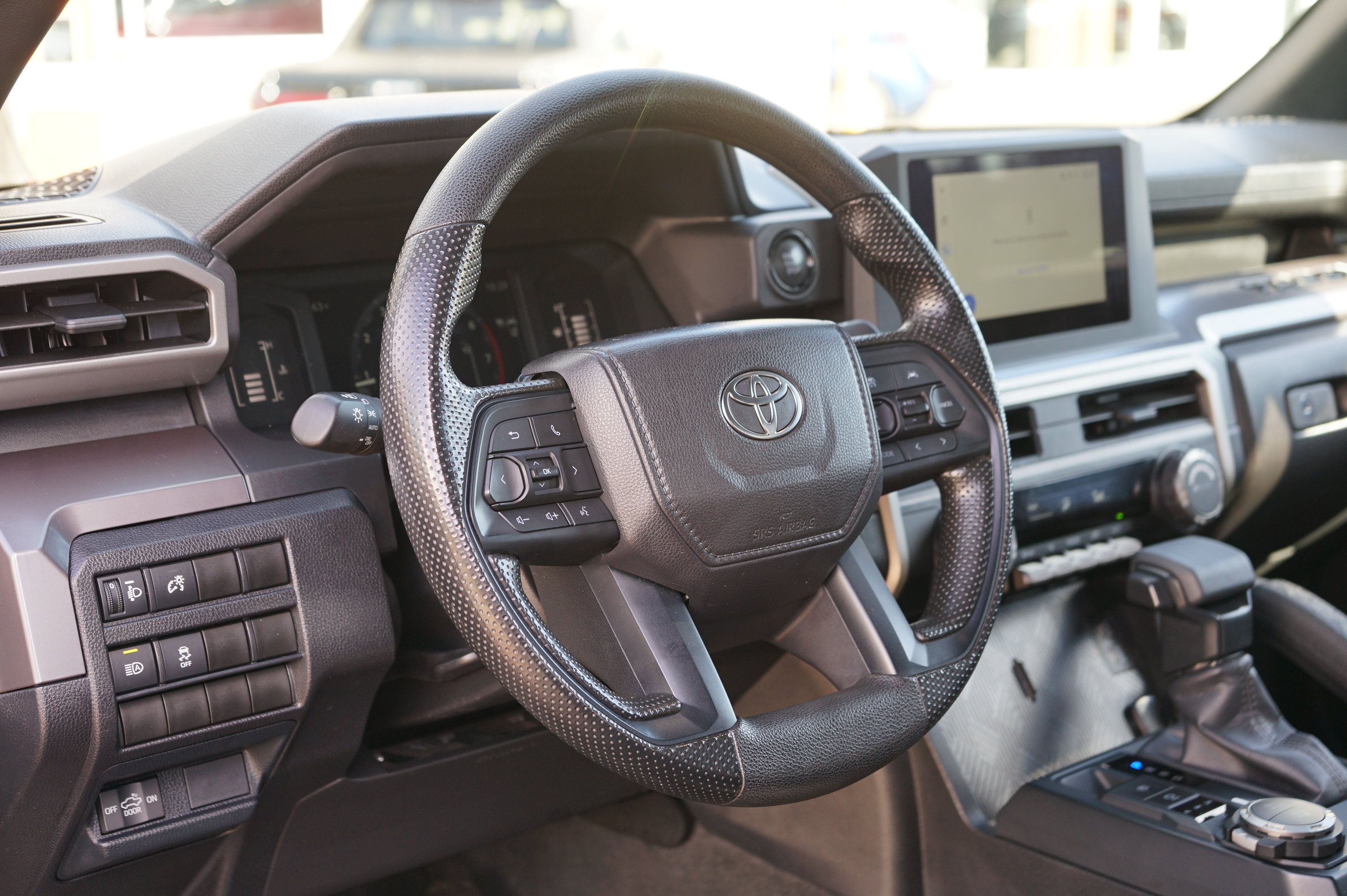Used 2025 Toyota Tacoma SR5 AWD/4WD image 14