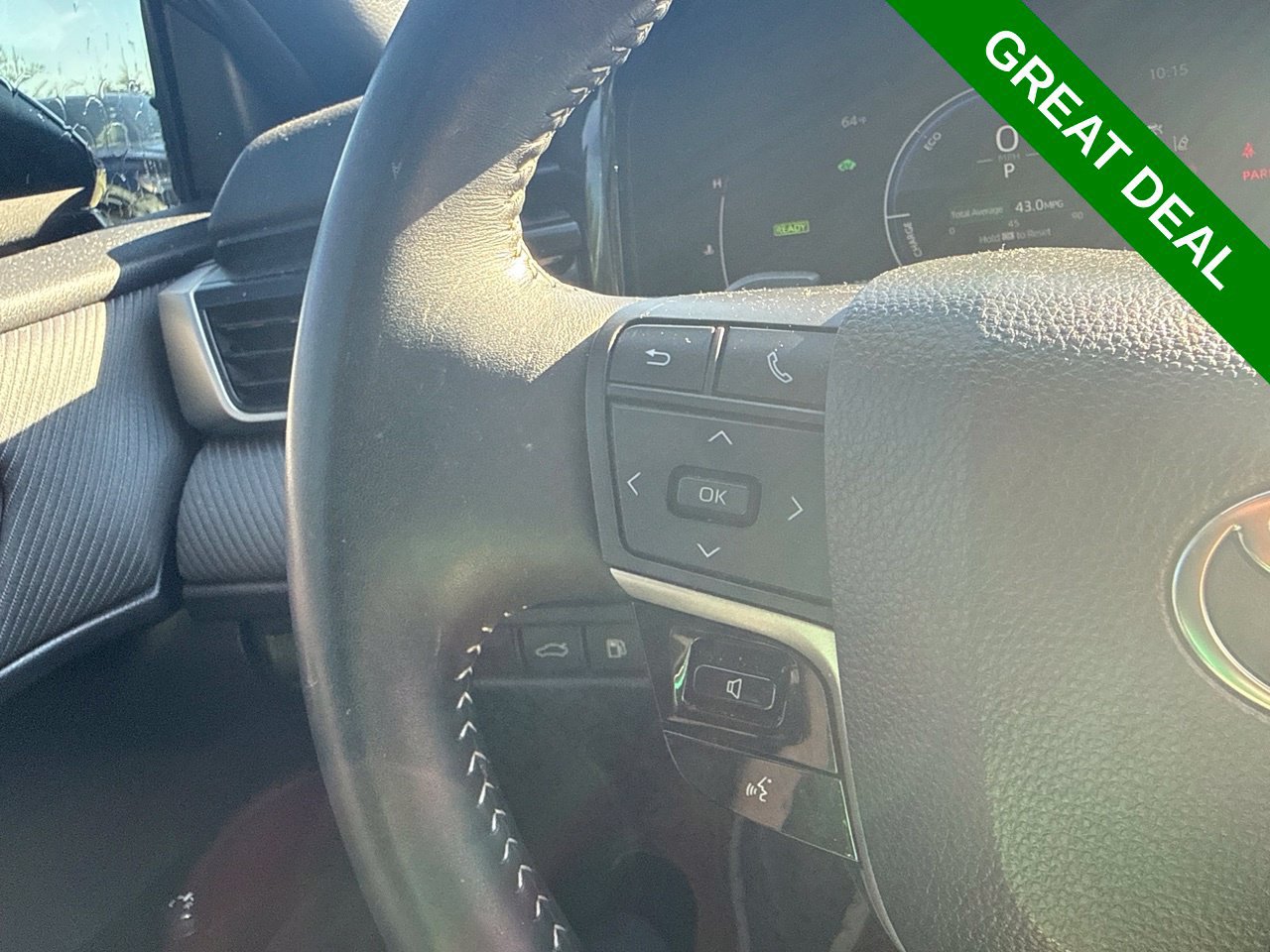 Used 2025 Toyota Camry SE w/ Multimedia Upgrade Package AWD/4WD image 28