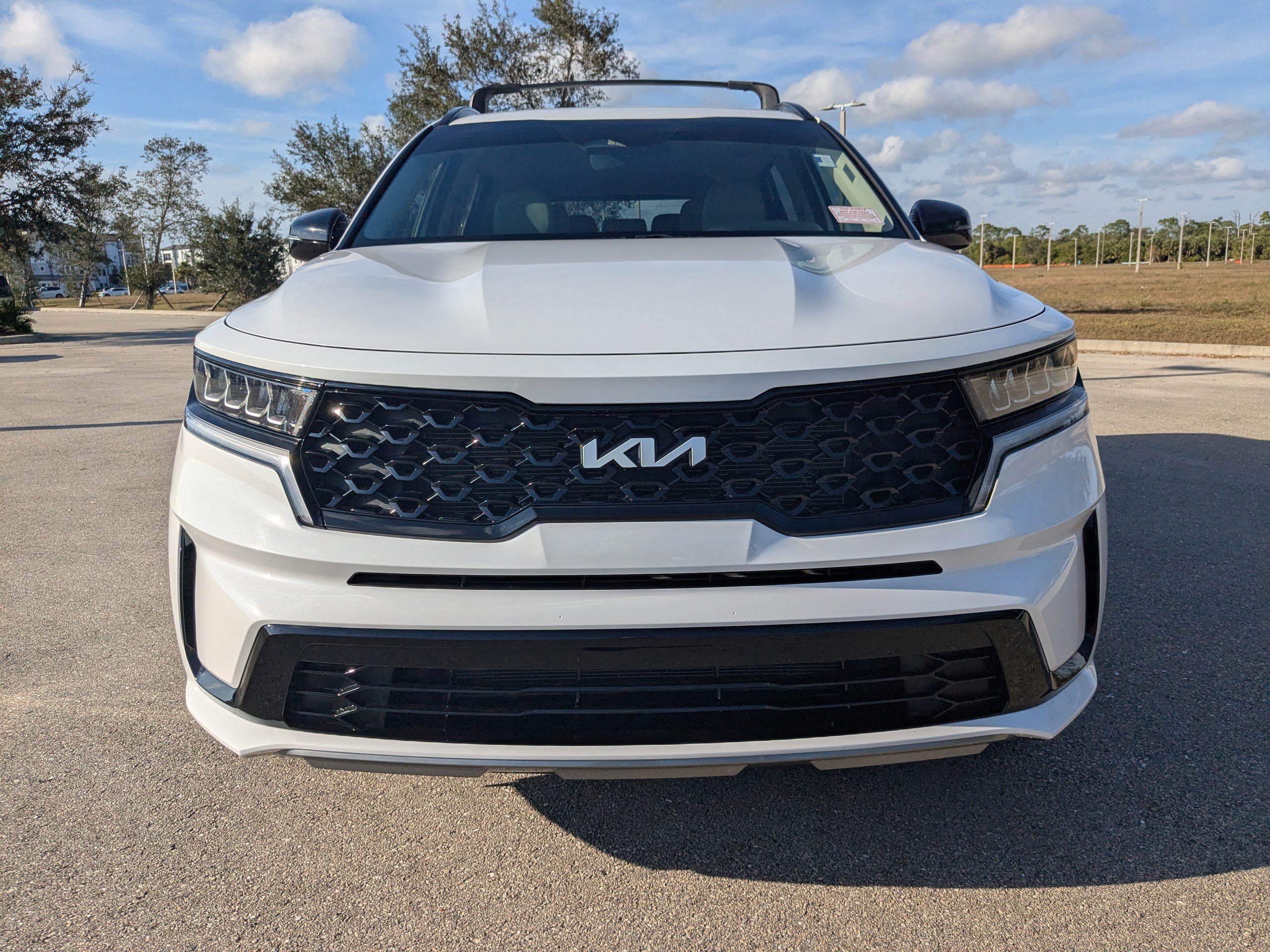 Used 2023 Kia Sorento S image 3