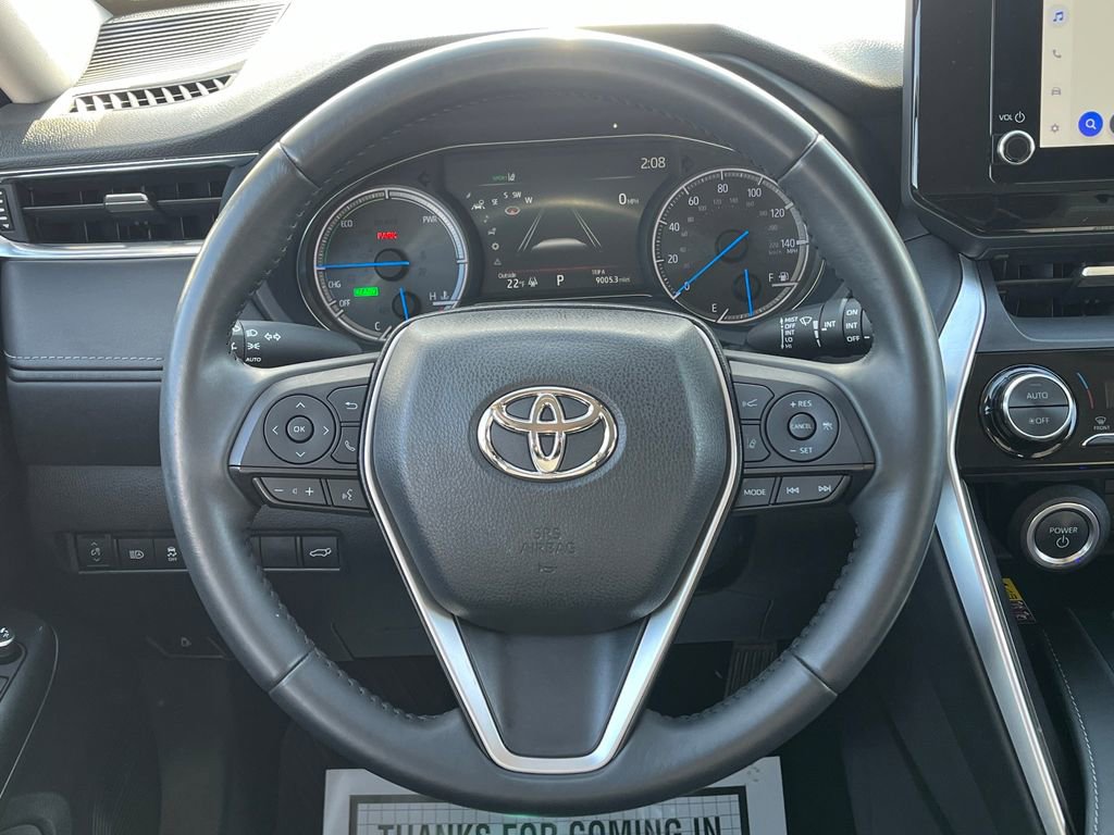 Used 2023 Toyota Venza LE image 19