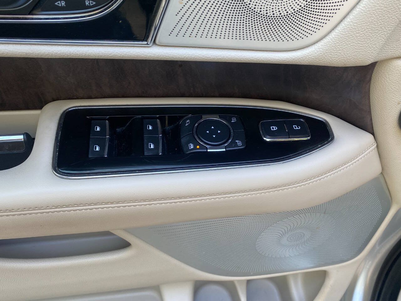 Used 2019 Lincoln Navigator Reserve AWD/4WD image 16