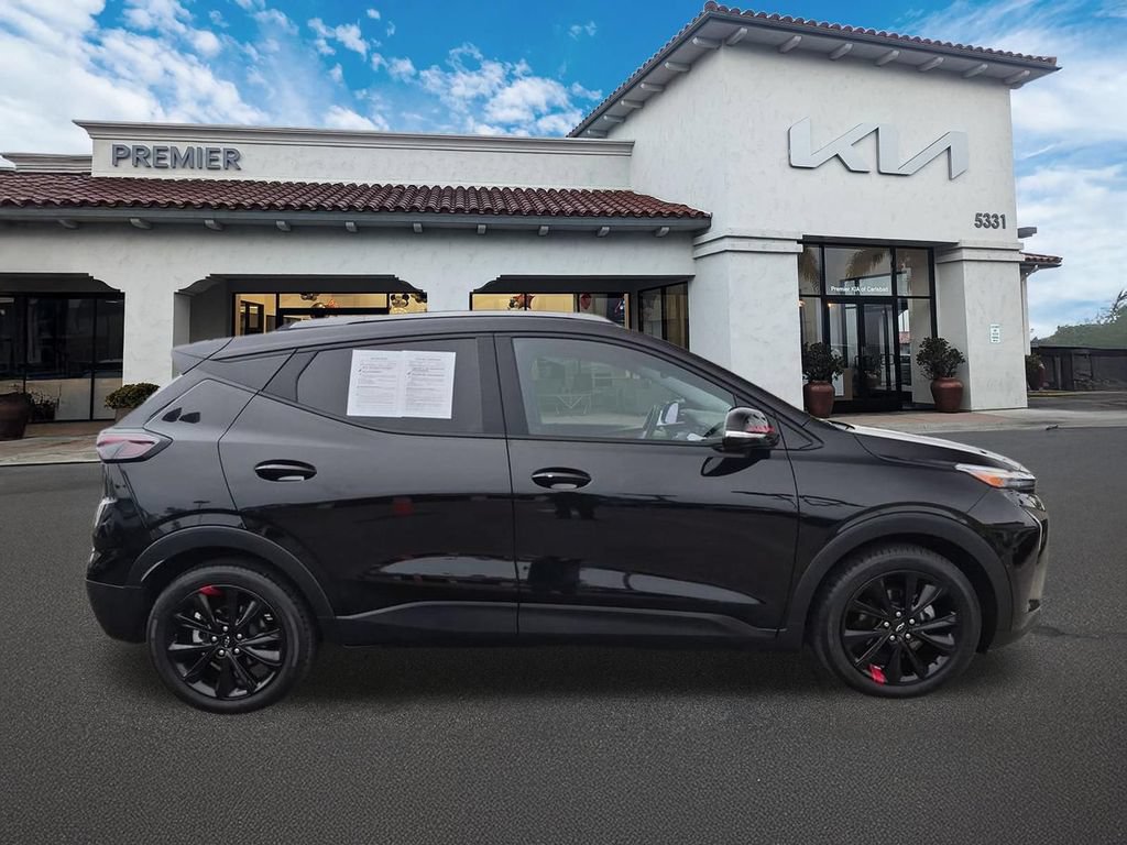 Used 2023 Chevrolet Bolt EUV LT w/ Redline Edition FWD image 9