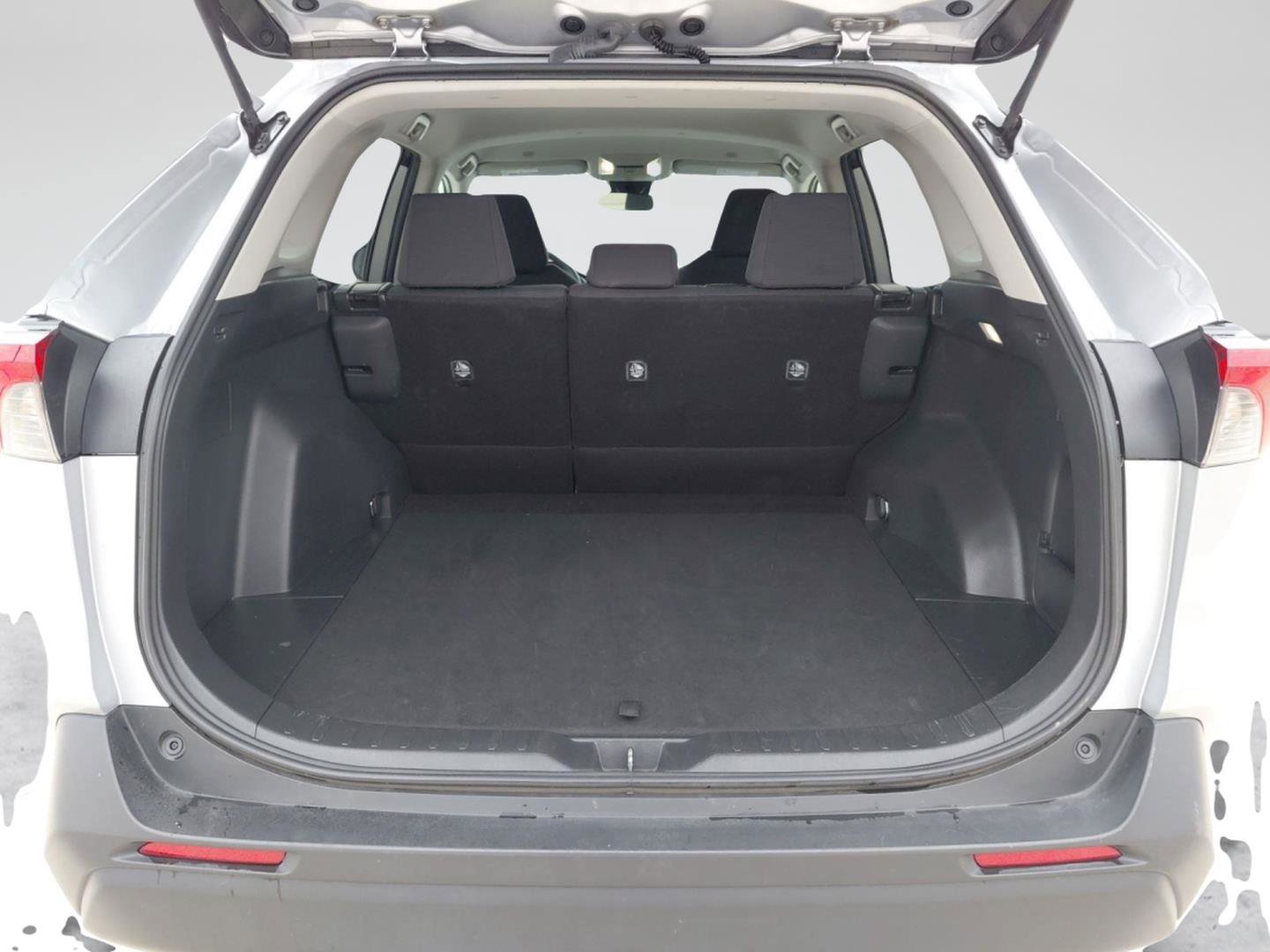 Used 2024 Toyota RAV4 LE image 25