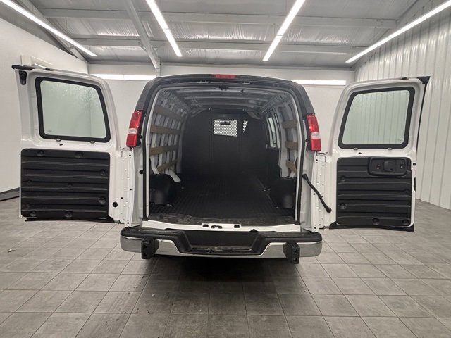 Used 2024 Chevrolet Express 2500 w/ Driver Convenience Package image 6
