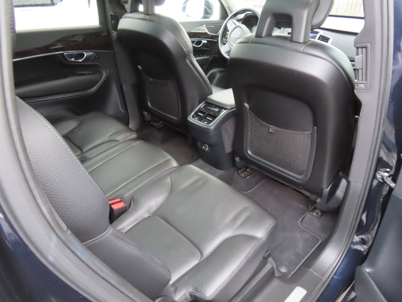 Used 2017 Volvo XC90 T6 Momentum w/ Vision Package image 19