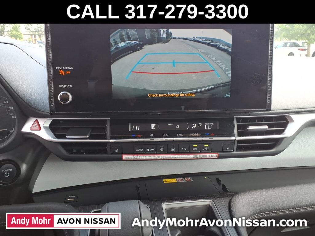 Used 2026 Toyota Sienna XLE FWD image 25