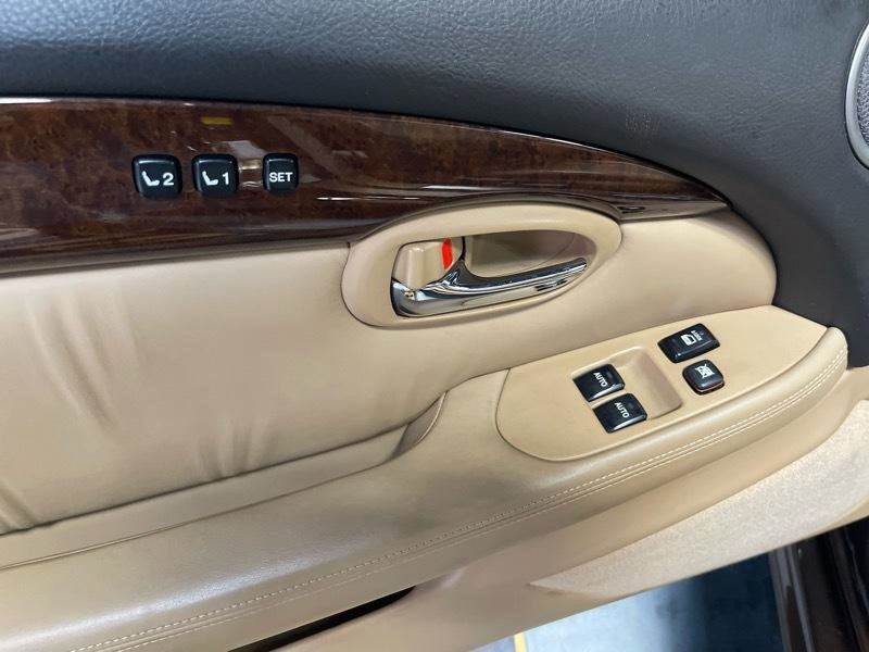 Used 2006 Lexus SC 430 Convertible image 25