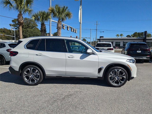 New 2026 BMW X5 xDrive40i w/ Climate Comfort Package image 3