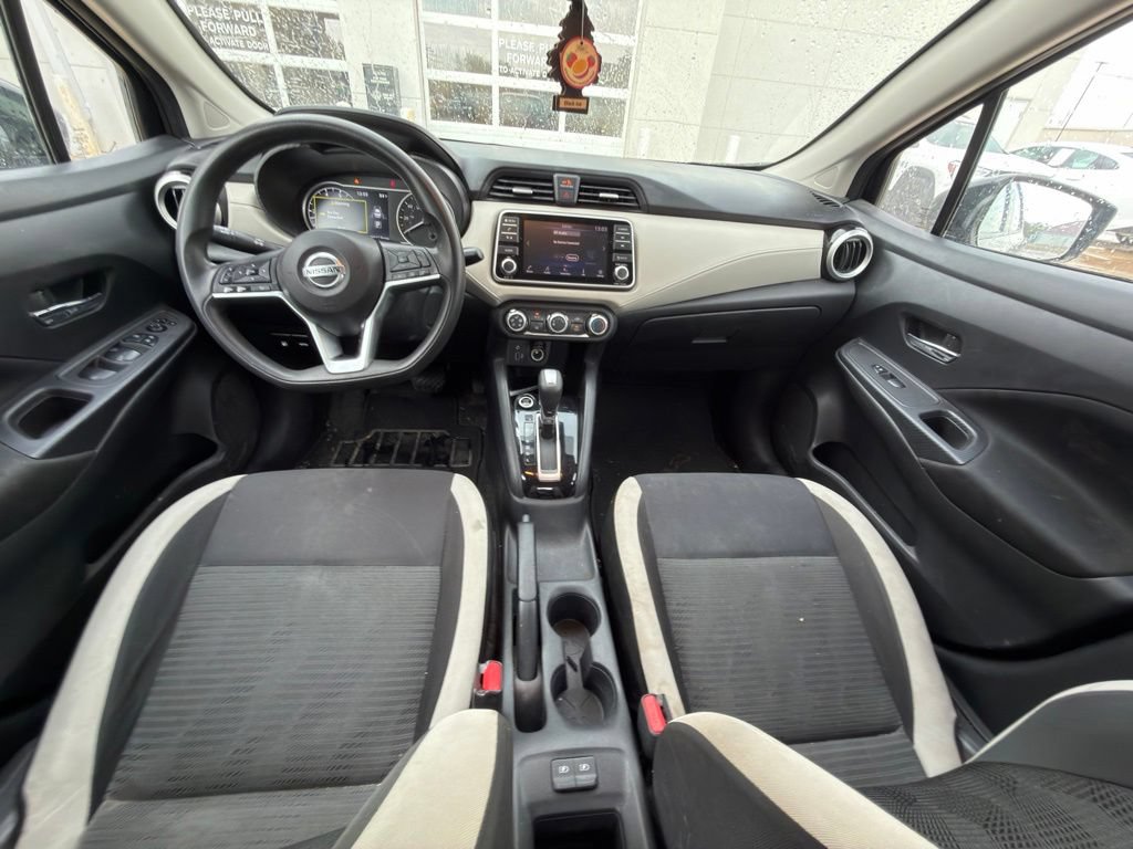 Used 2021 Nissan Versa SV FWD image 9