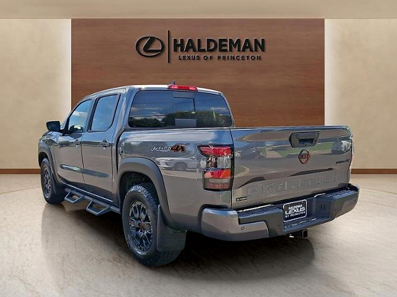 Used 2024 Nissan Frontier PRO-4X w/ Pro Premium Package AWD/4WD image 3