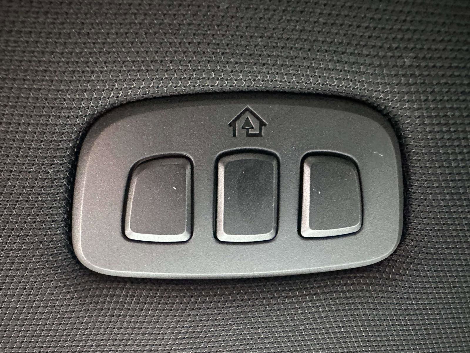 Used 2023 Ford F150 Lightning Lariat image 34