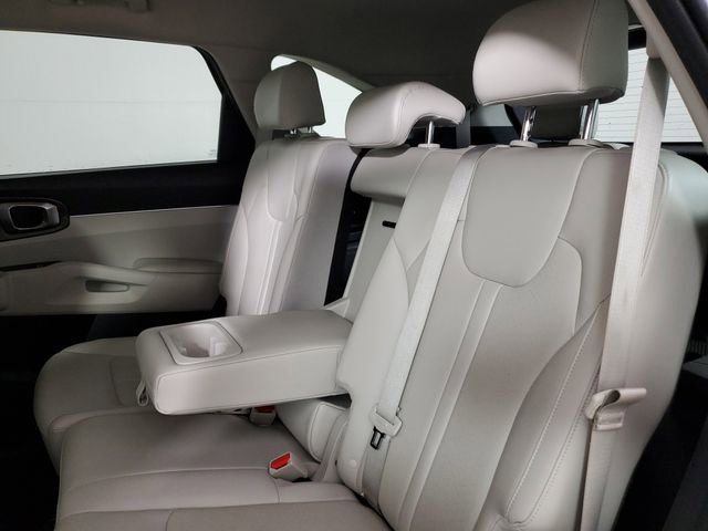 Used 2023 Kia Sorento S image 13