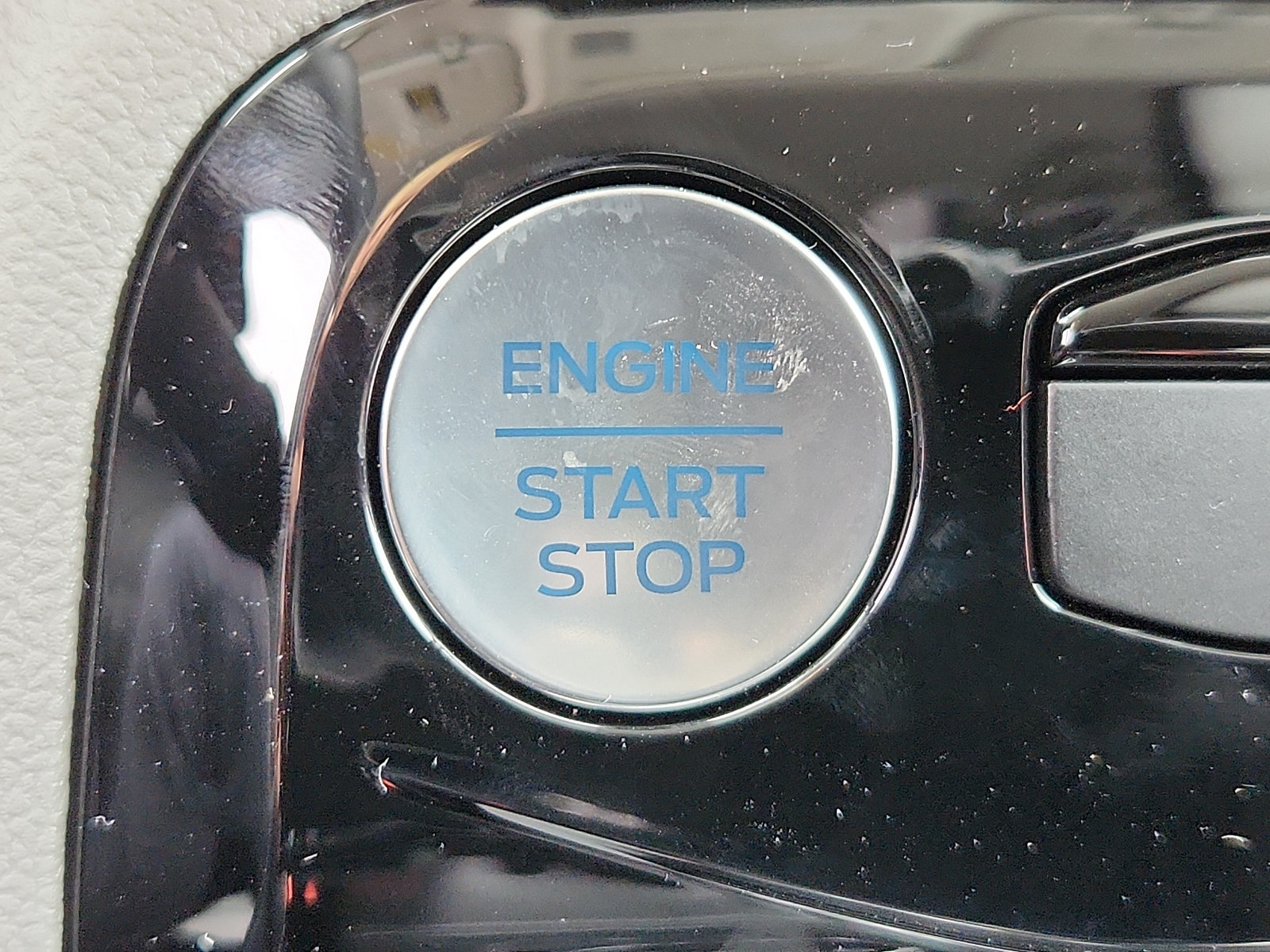 Used 2024 Ford Escape SE FWD image 16