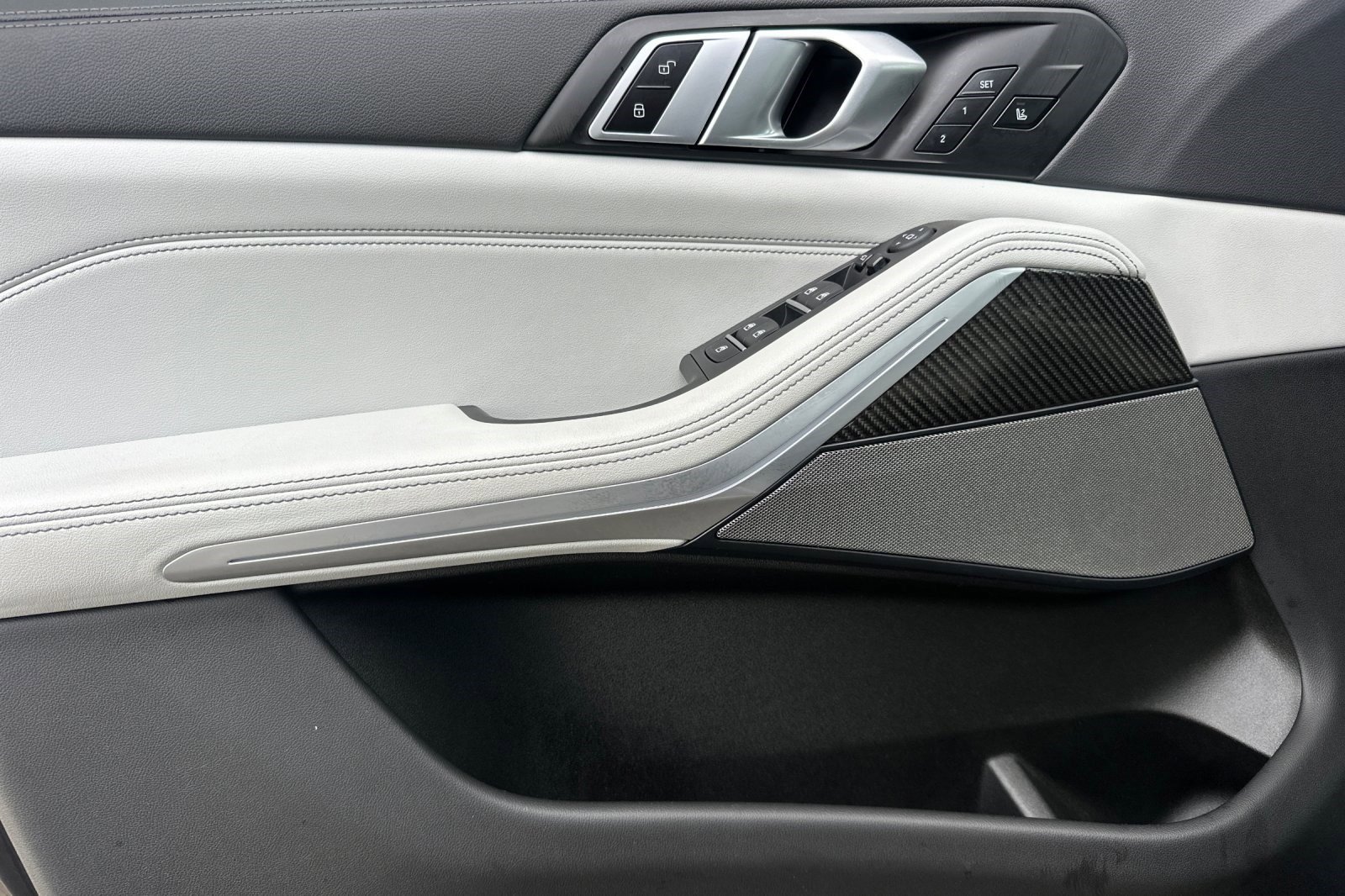 Certified 2023 BMW X5 M50i w/ Executive Package image 12