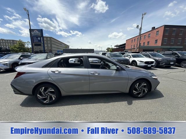 Certified 2025 Hyundai Elantra Sport w/ Cargo Package FWD image 3