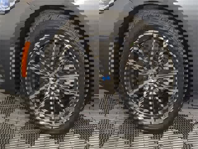 Used 2021 BMW 330i xDrive Sedan w/ Driving Assistance Package image 39