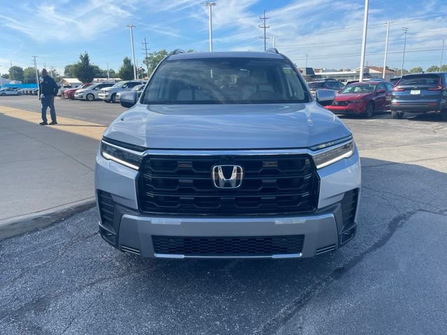New 2026 Honda Pilot Touring image 3