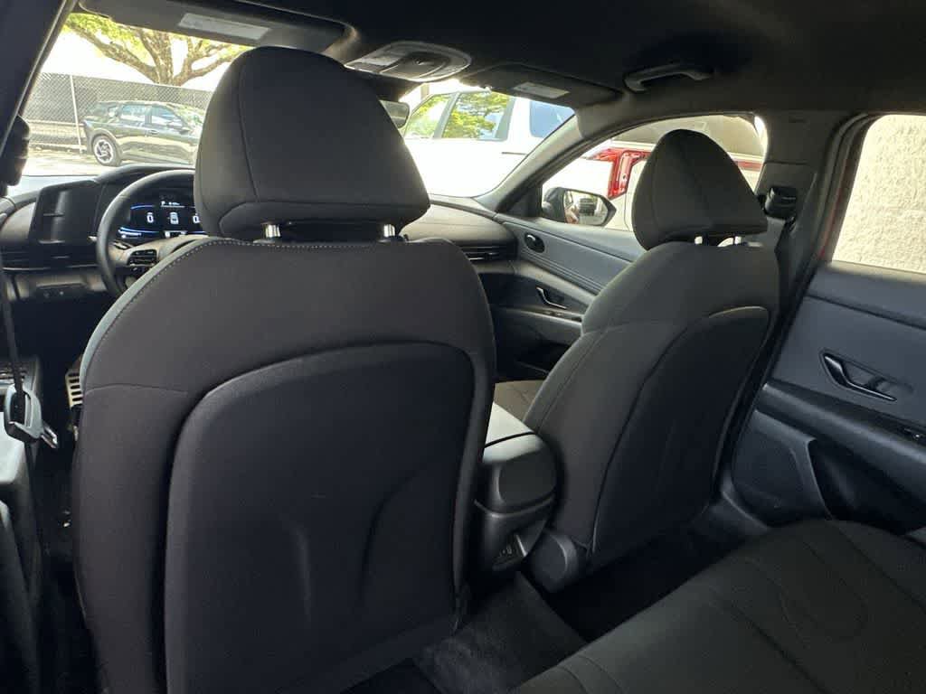 Used 2025 Hyundai Elantra Sport FWD image 23