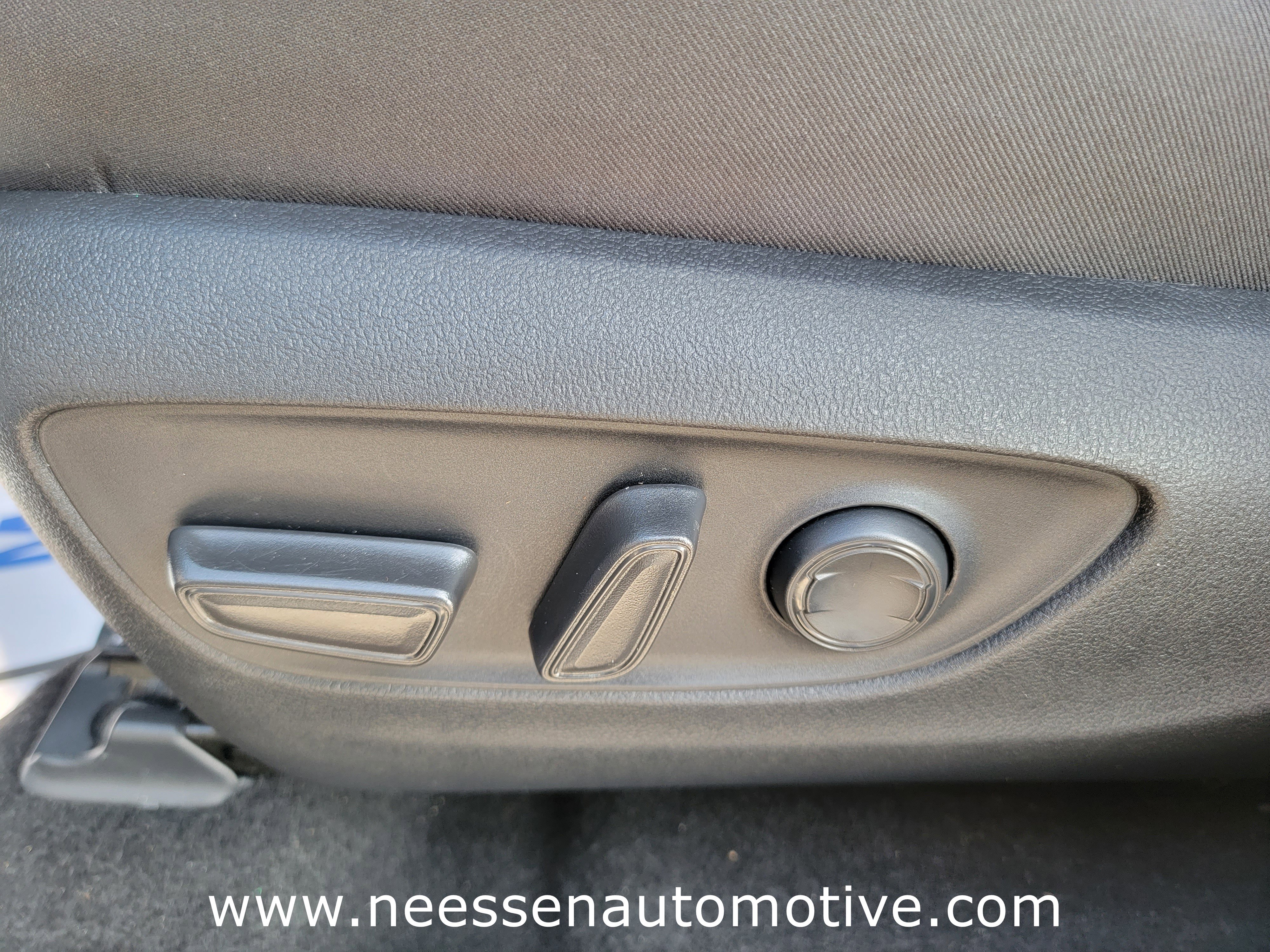 Used 2022 Toyota RAV4 XLE image 15