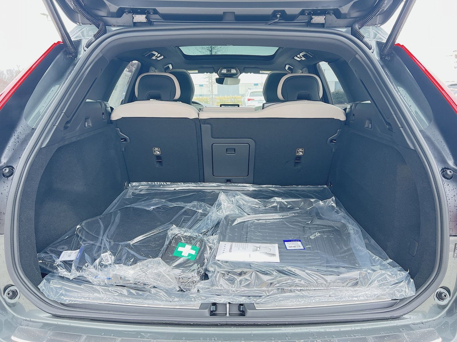 New 2026 Volvo XC60 B5 Plus w/ Protection Package Premier image 26