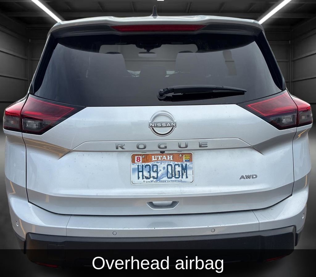 Used 2024 Nissan Rogue S image 4