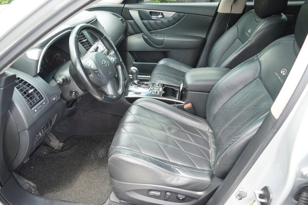 Used 2010 INFINITI FX35 AWD w/ Navigation Pkg image 13