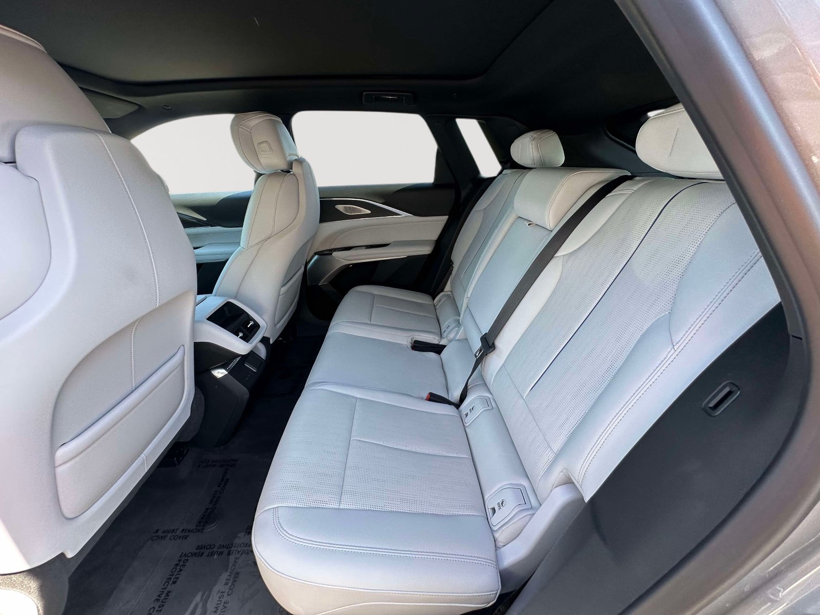 Certified 2024 Cadillac Lyriq Sport w/ LPO, Floor Liner Package AWD/4WD image 31