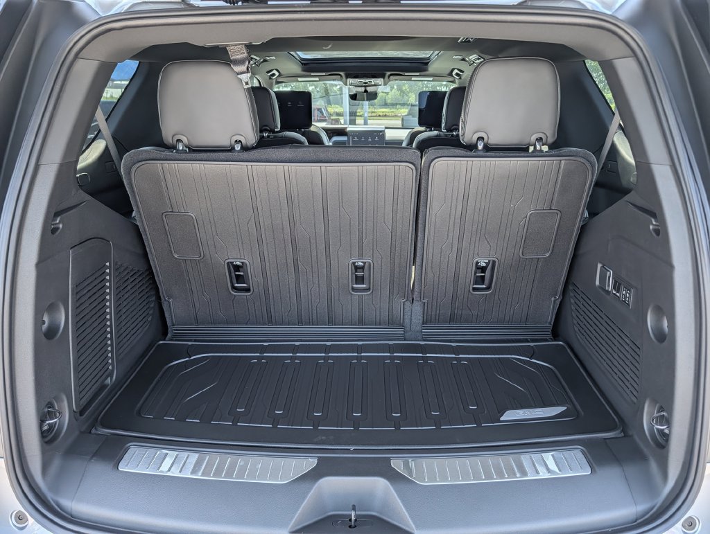 New 2026 GMC Yukon AT4 Ultimate w/ LPO, Floor Liner Package AWD/4WD image 29
