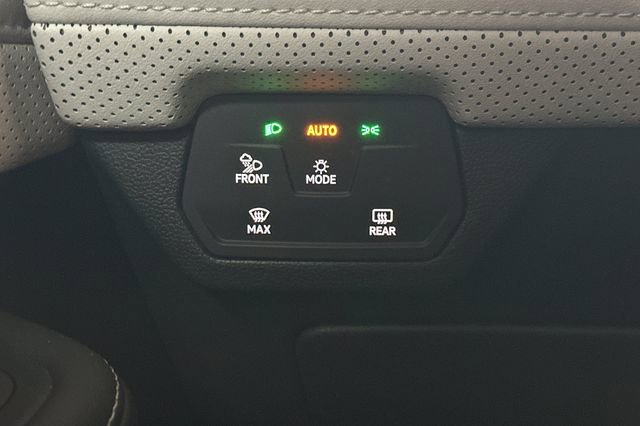 Certified 2024 Volkswagen Atlas Cross Sport SEL Premium R-Line image 35