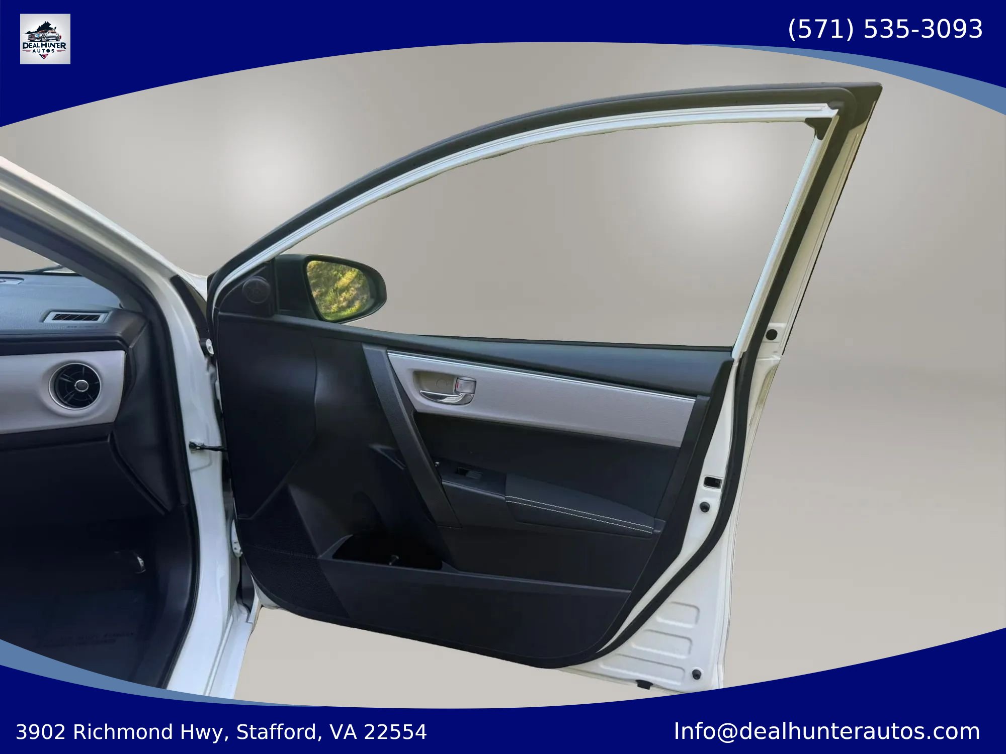 Used 2017 Toyota Corolla LE FWD image 11