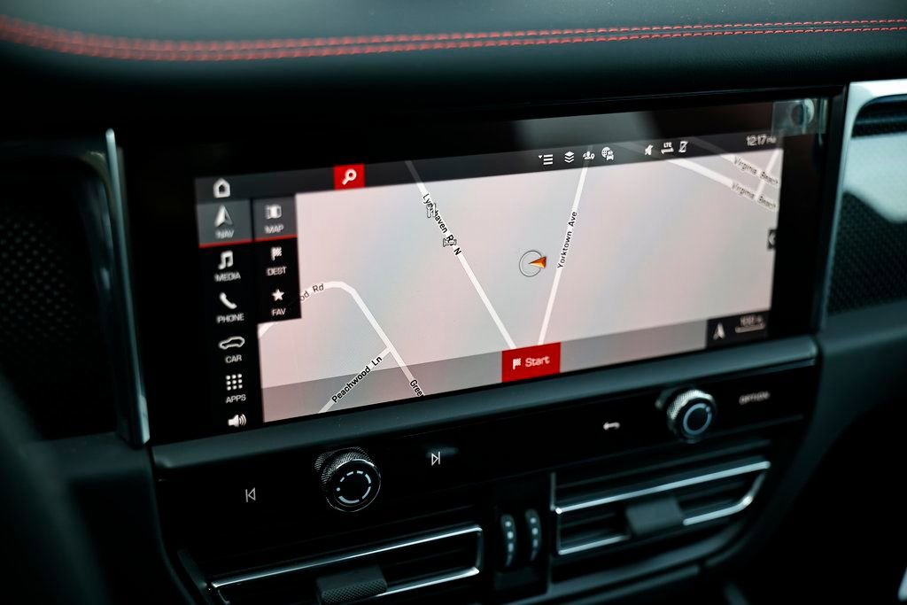 New 2026 Porsche Macan GTS image 38