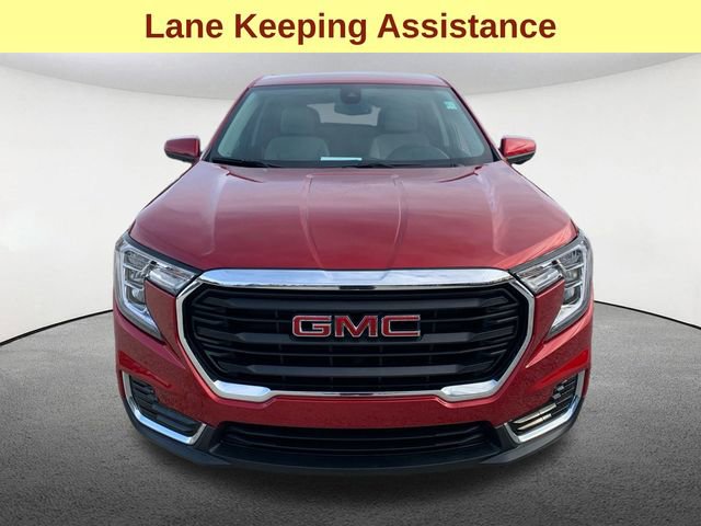 Used 2024 GMC Terrain SLE image 4