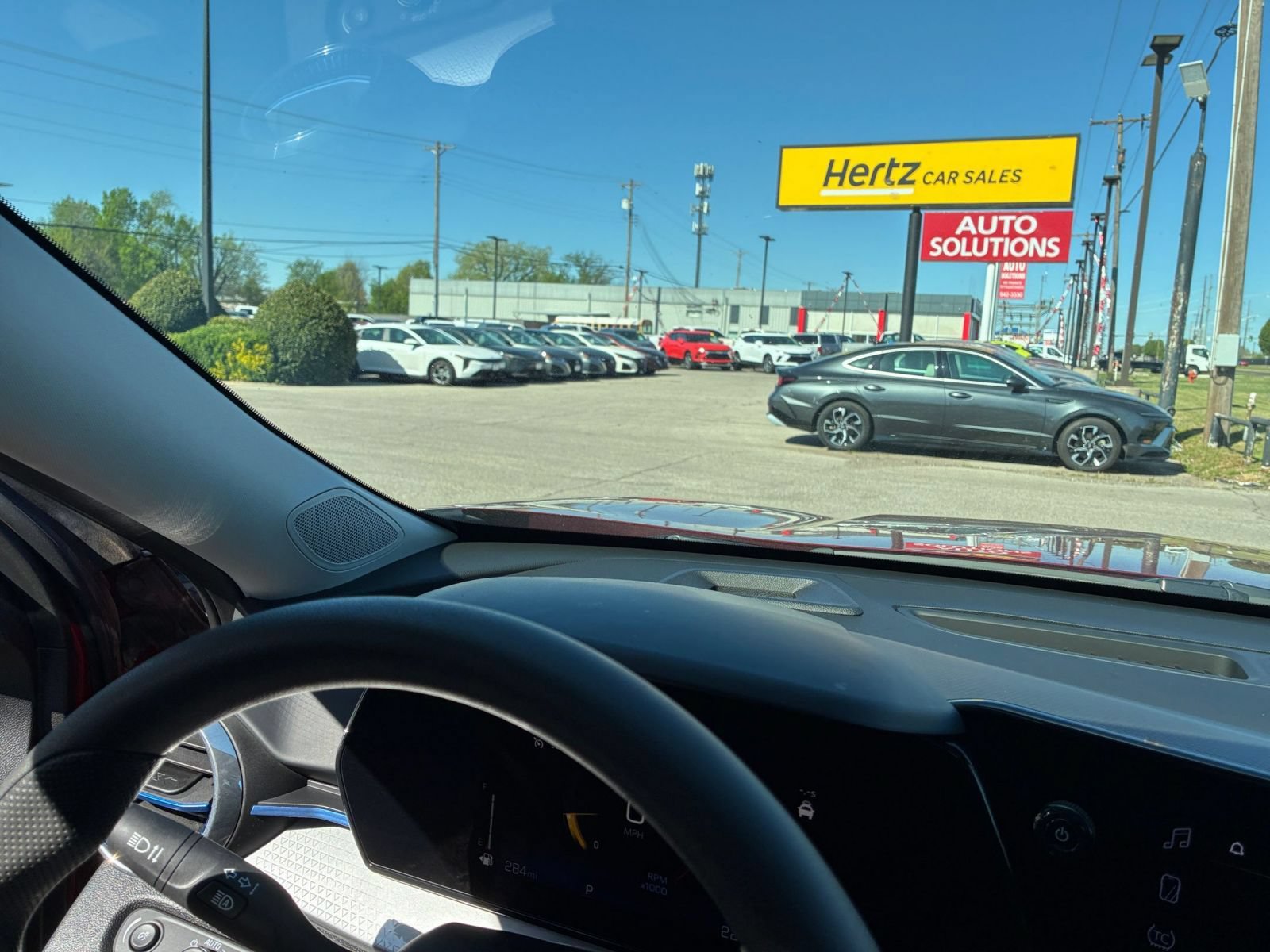 Used 2025 Chevrolet Trax LT FWD image 32