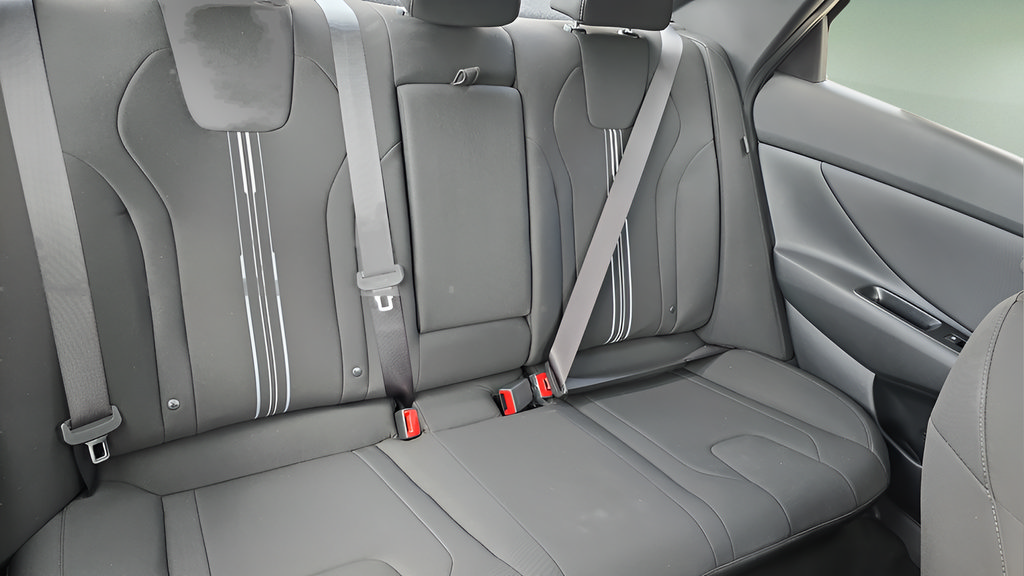 New 2026 Hyundai Elantra SEL Sport Premium FWD image 10