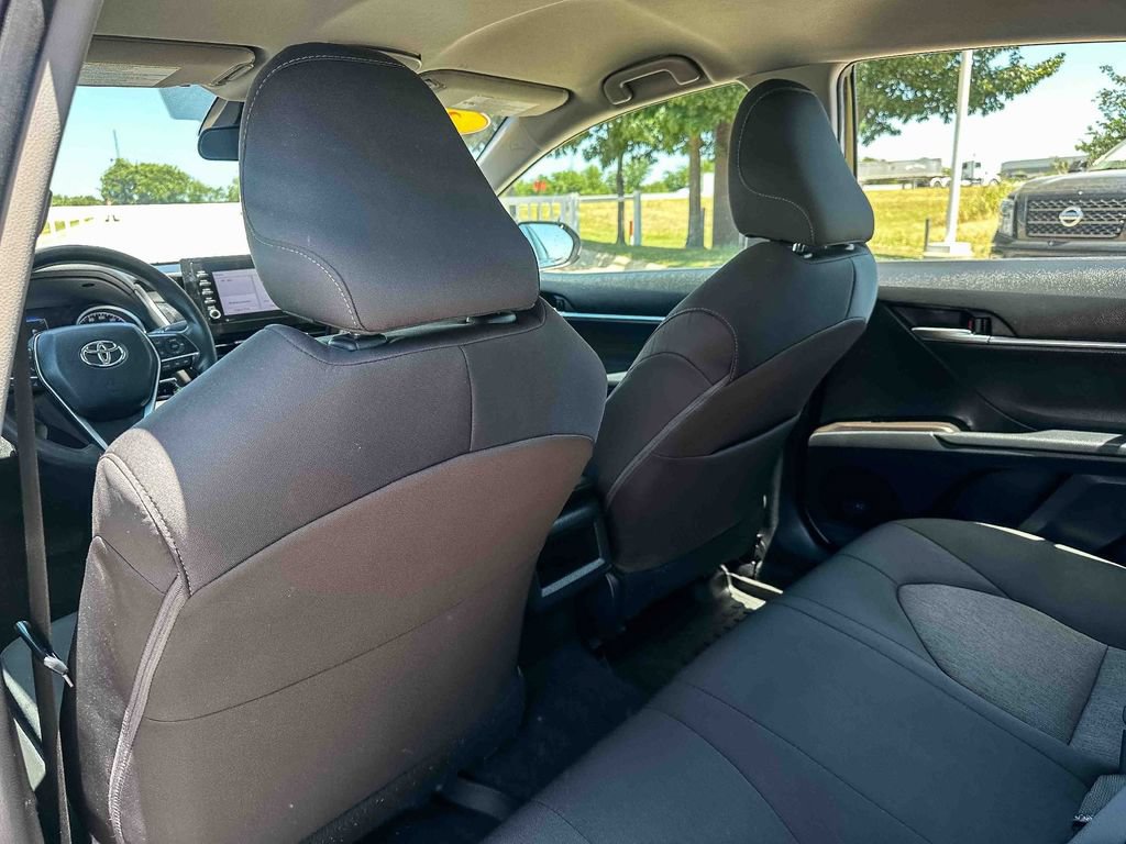 Used 2021 Toyota Camry LE FWD image 17