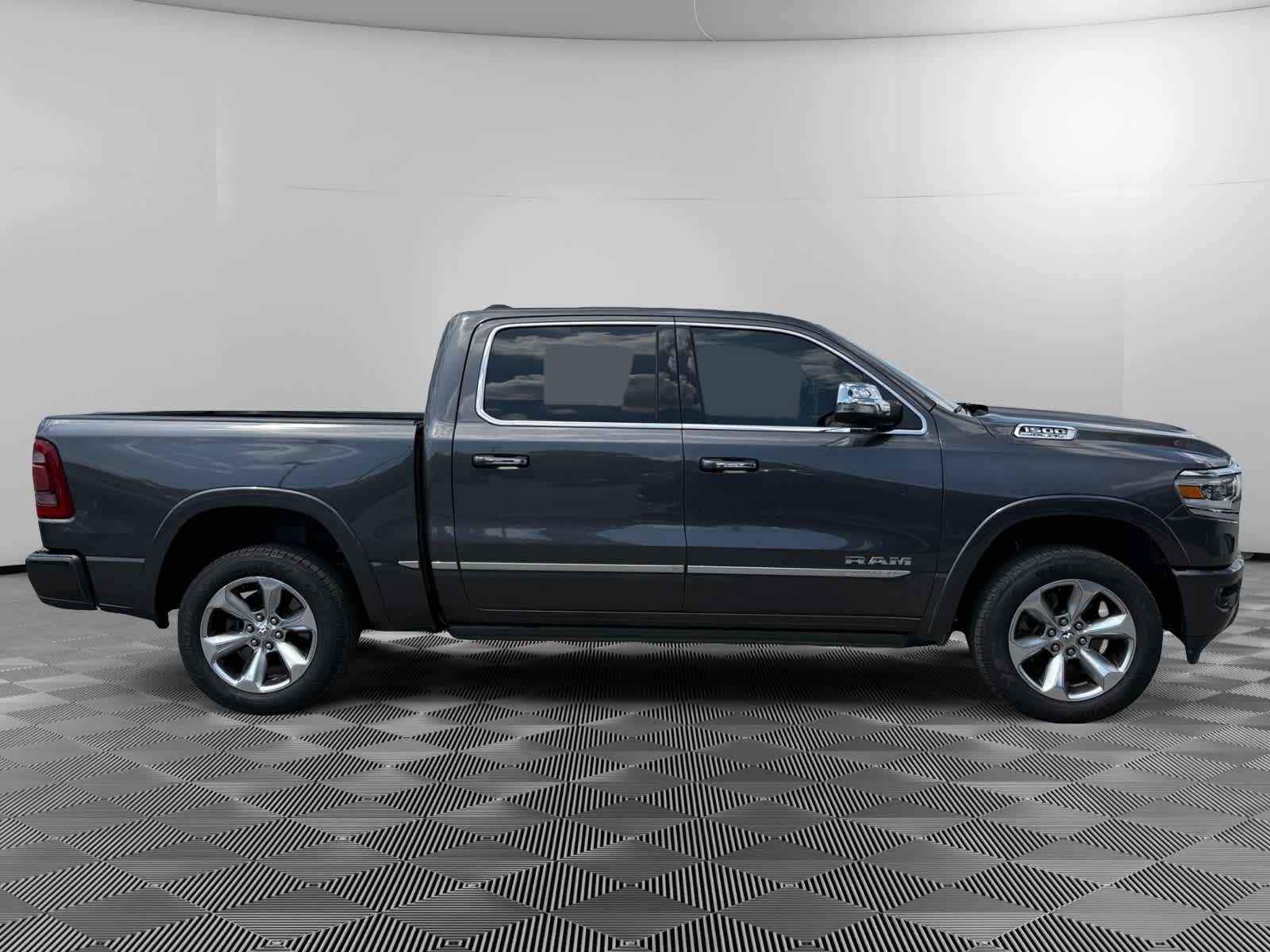 Used 2019 RAM 1500 Limited AWD/4WD image 6