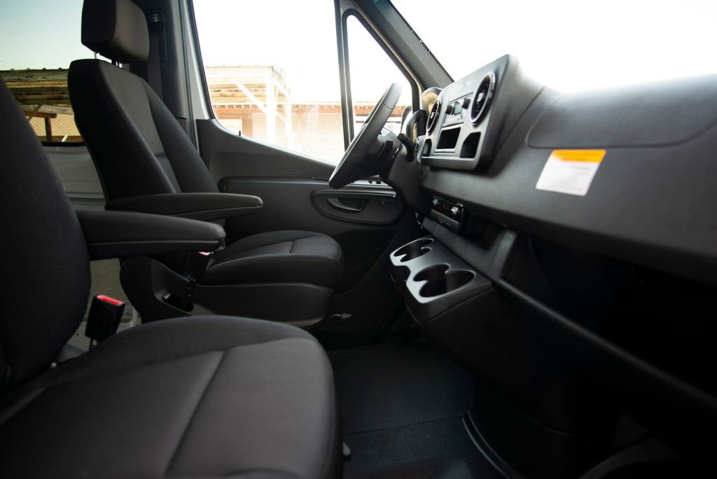 Used 2025 Mercedes-Benz Sprinter 144 Cargo image 15