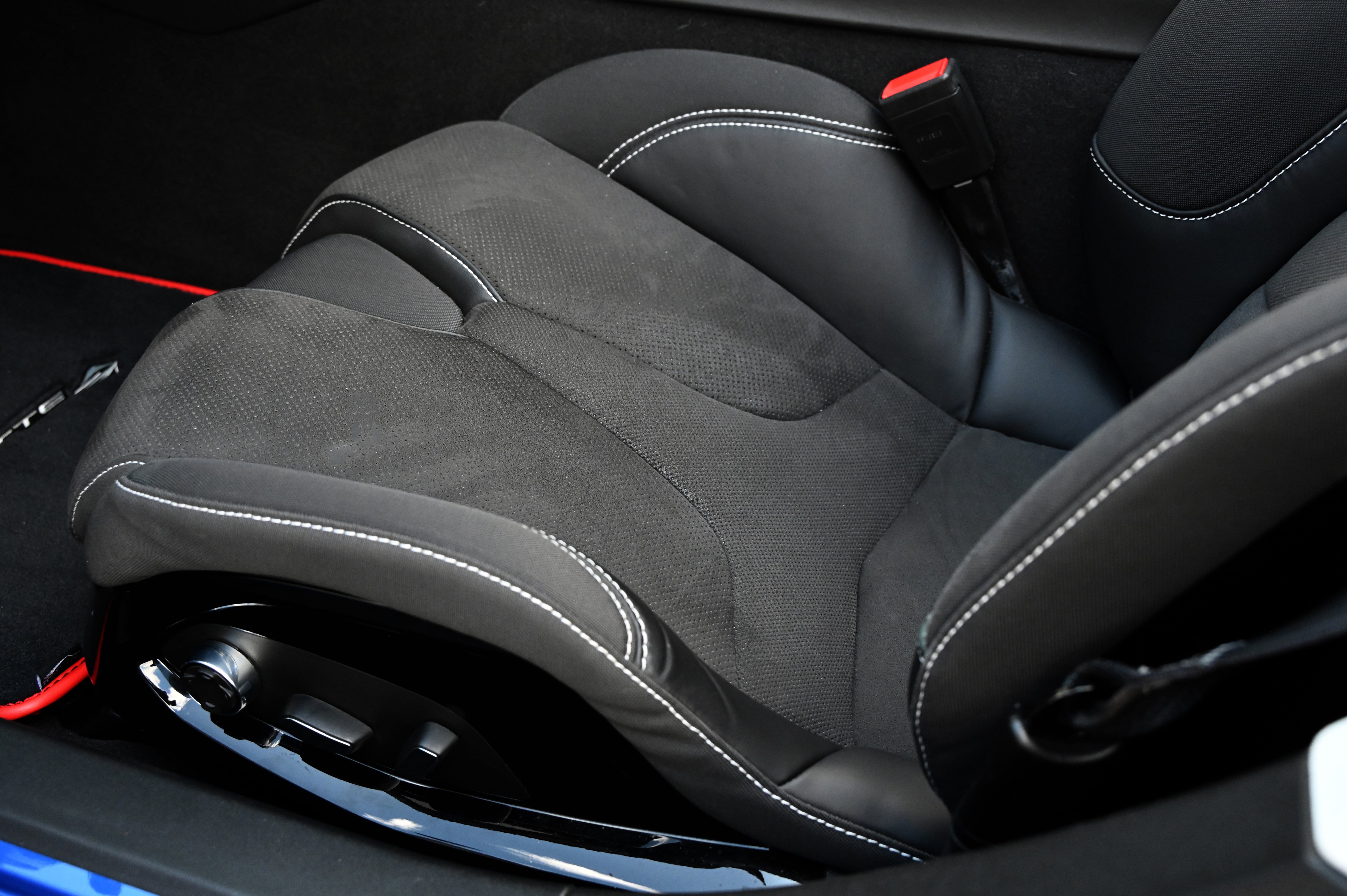 Used 2022 Chevrolet Corvette Stingray Premium Conv w/ Z51 Performance Package RWD image 29