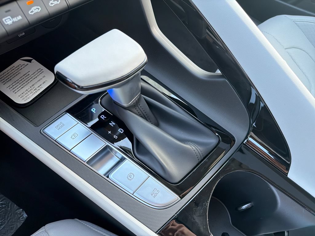 New 2026 Hyundai Elantra Limited FWD image 34