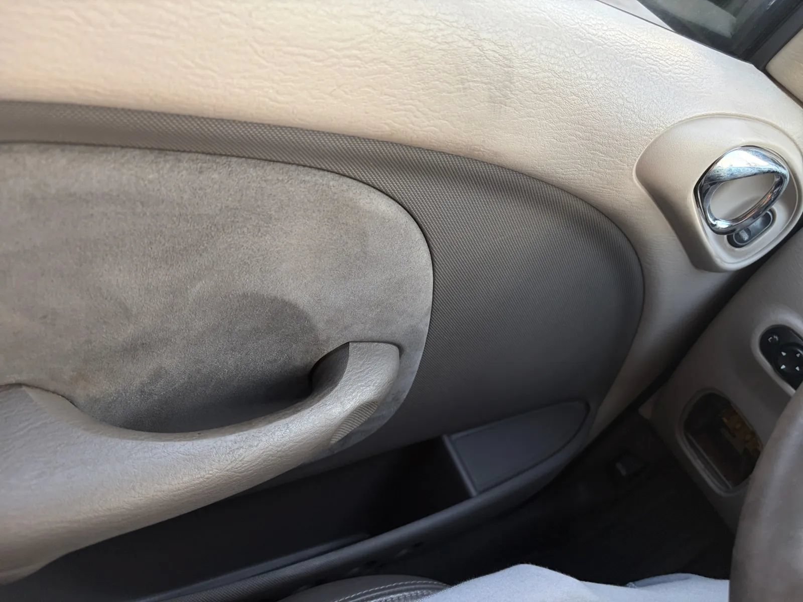 Used 2005 Chrysler PT Cruiser Limited FWD image 17
