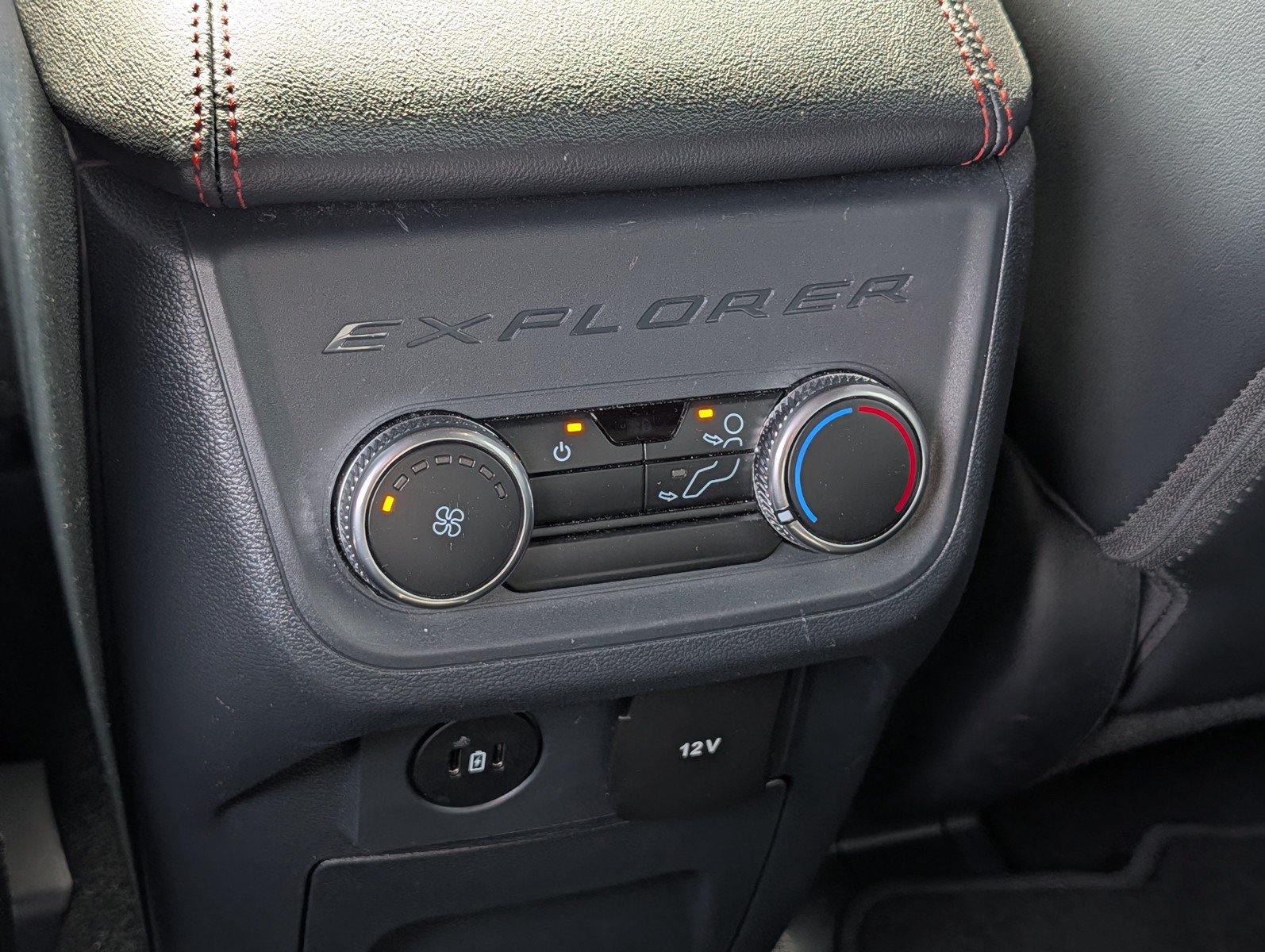 Used 2025 Ford Explorer ST-Line AWD/4WD image 19