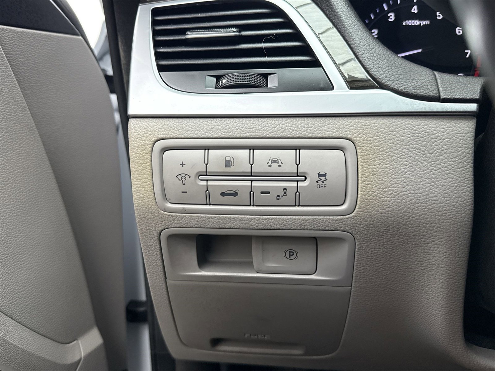 Used 2019 Genesis G80 3.8 image 32