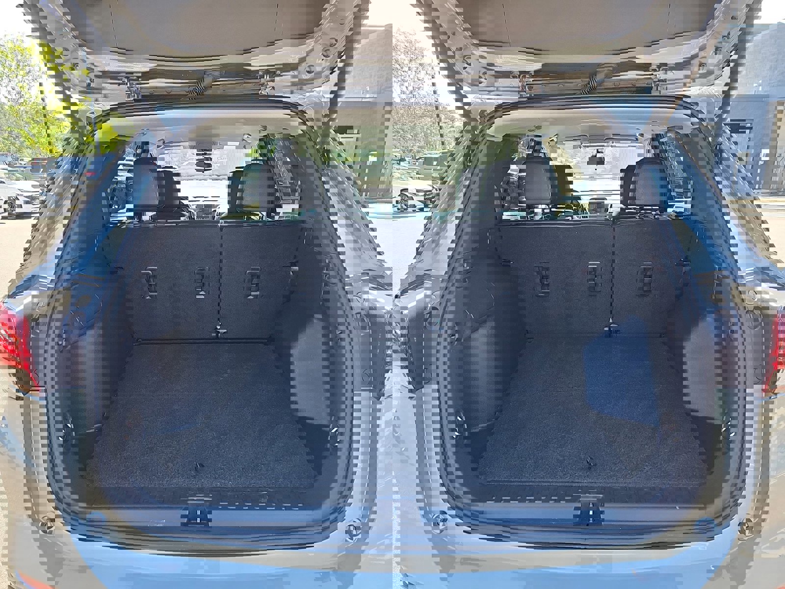 Used 2023 Chevrolet Equinox LT image 12