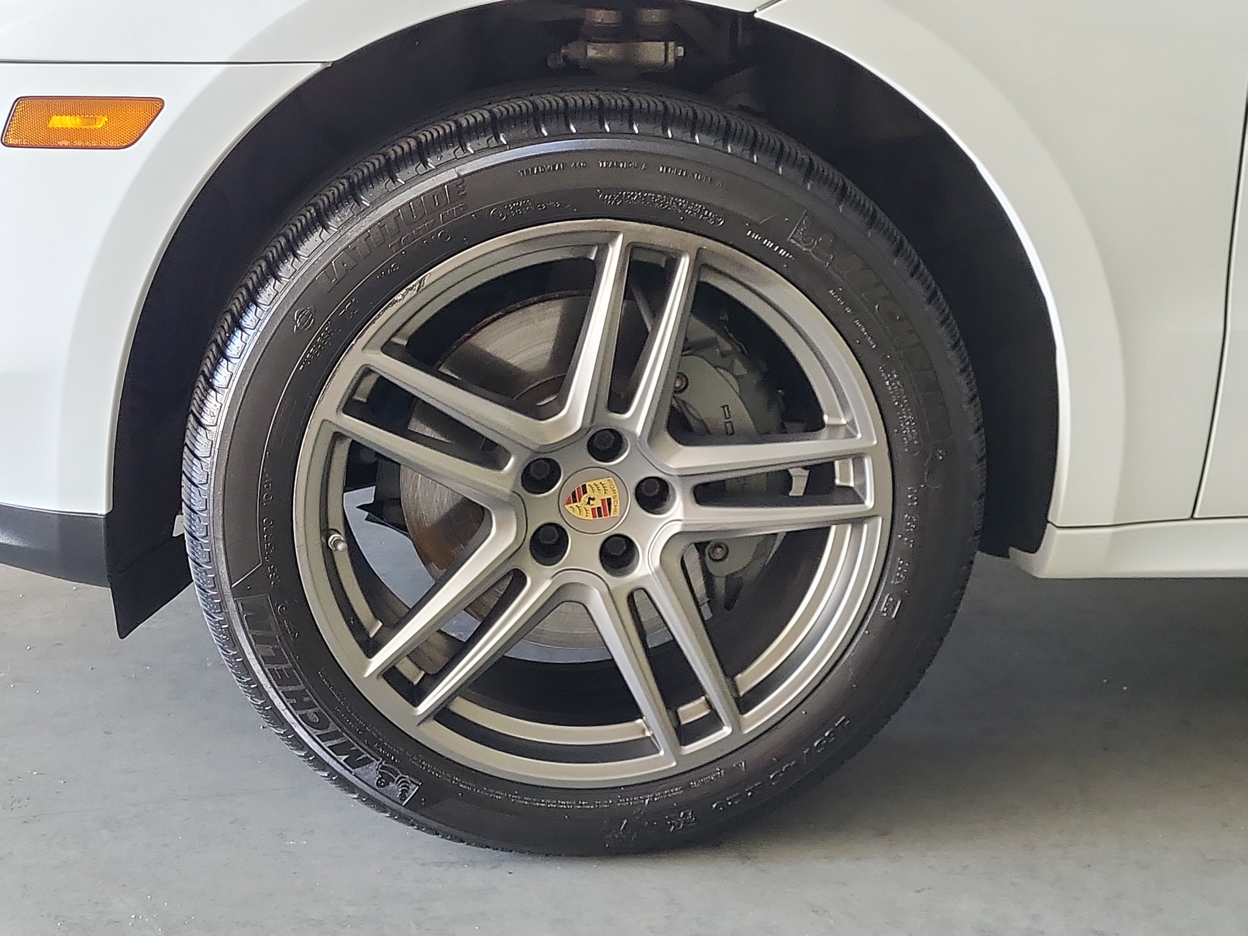 Certified 2019 Porsche Macan S AWD/4WD image 17