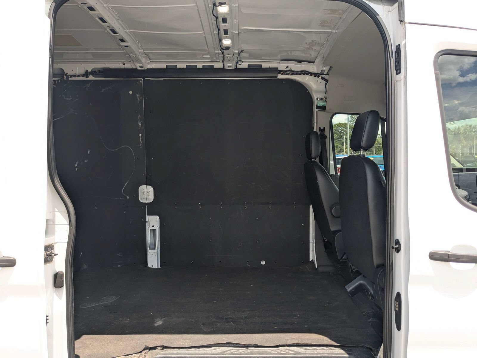 Used 2023 Ford Transit 250 Medium Roof AWD w/ Load Area Protection Package image 15