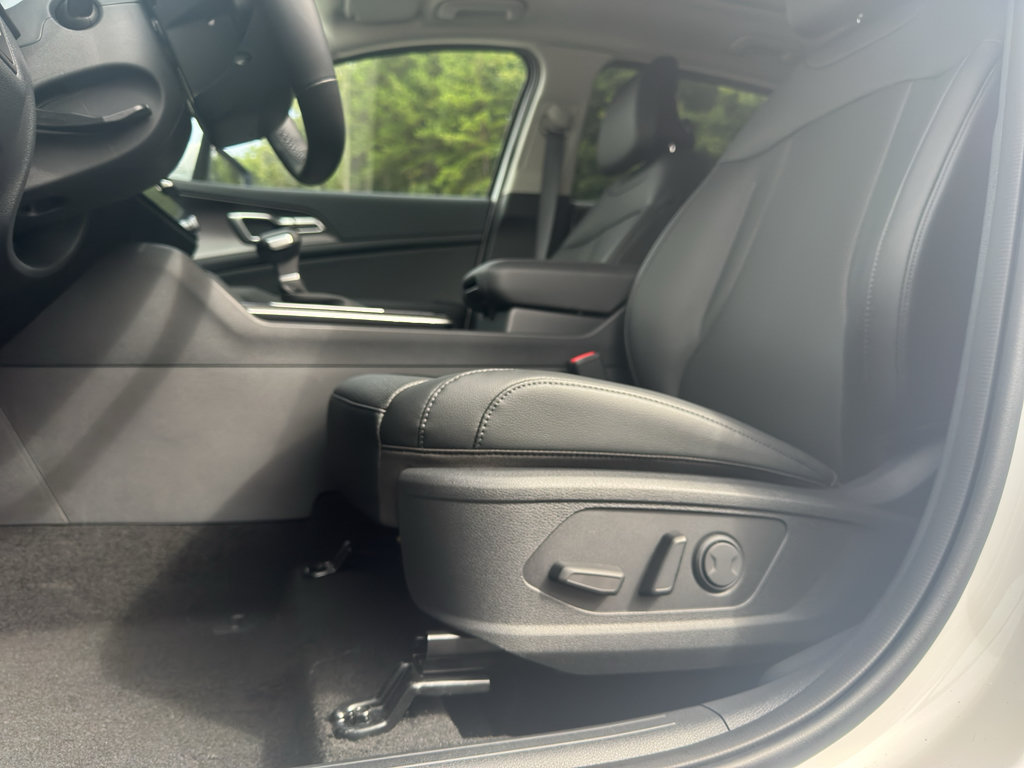 New 2026 Kia Sportage EX FWD image 13