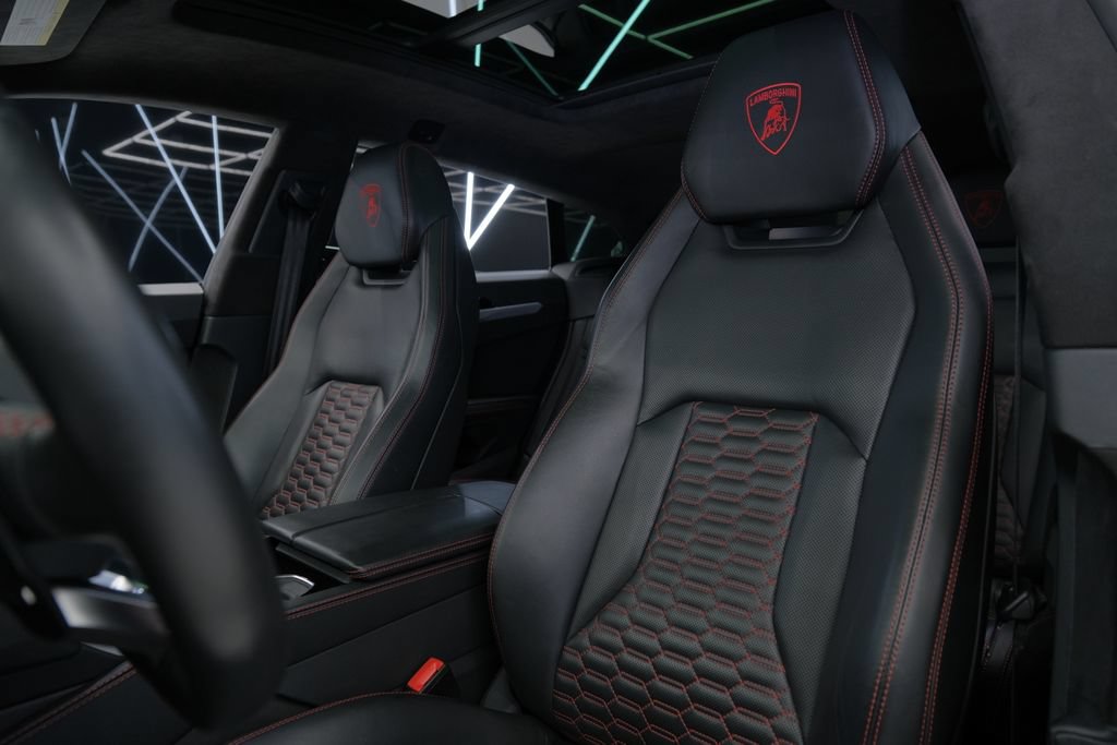 Used 2021 Lamborghini Urus AWD/4WD image 21